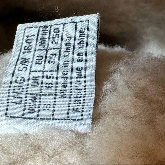 UGG Women's Tan Shearling Lace-Up leather Boots - Picture 10 of 11